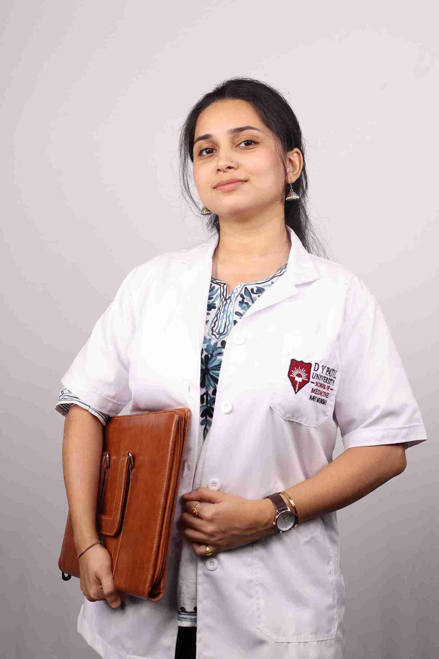 White Medical Lab Coat - Image 3