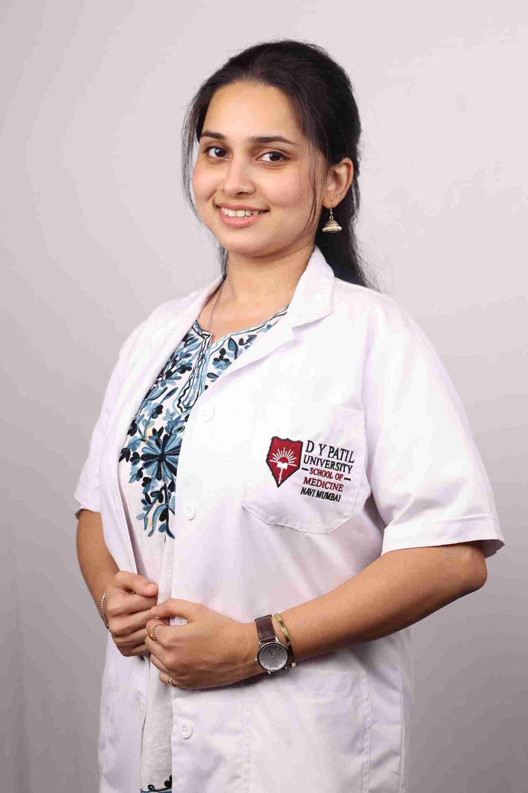 White Medical Lab Coat - Image 5